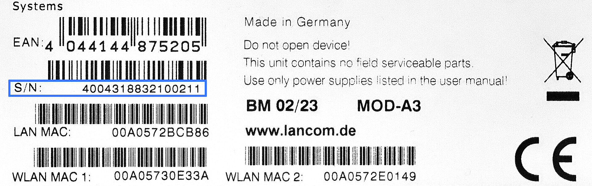 Label eines LANCOM Gerätes mit blauer Markierung der Seriennummer
