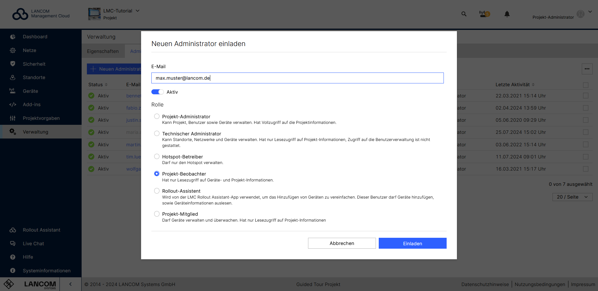 Screenshot der LANCOM Management Cloud mit dem Fenster, um neue Administratoren einzuladen